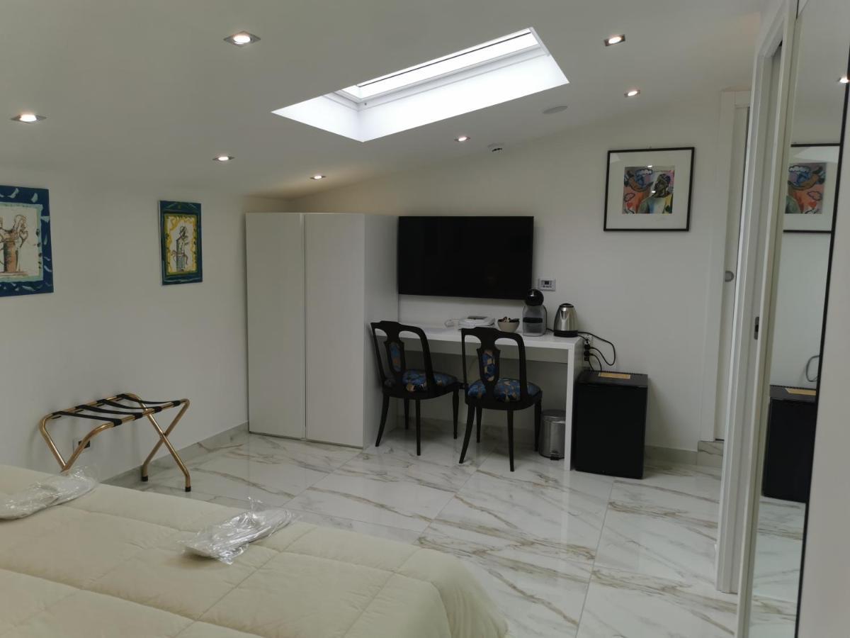 Royal Boutique Naples